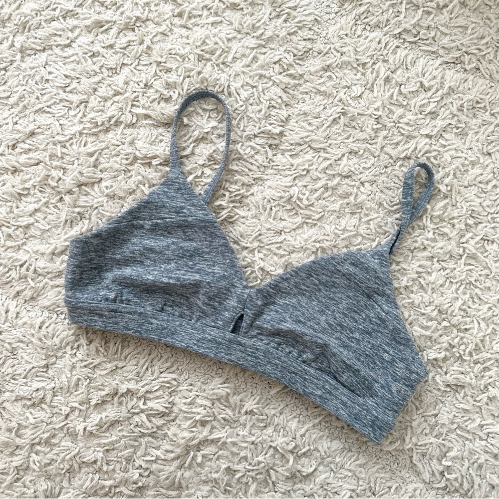 NWOT alo alosoft sports bra